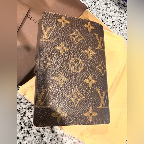 Louis Vuitton Lightest Handbag Agenda PM R21077 original paperwork included - Picture 3 of 9